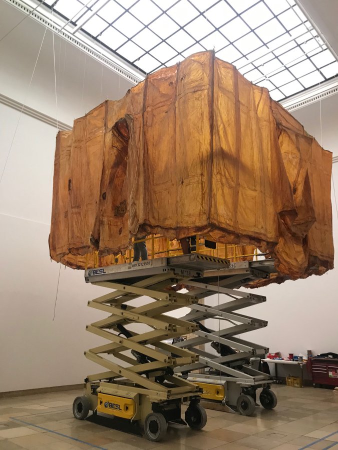 Installation des Werks im Haus der Kunst München